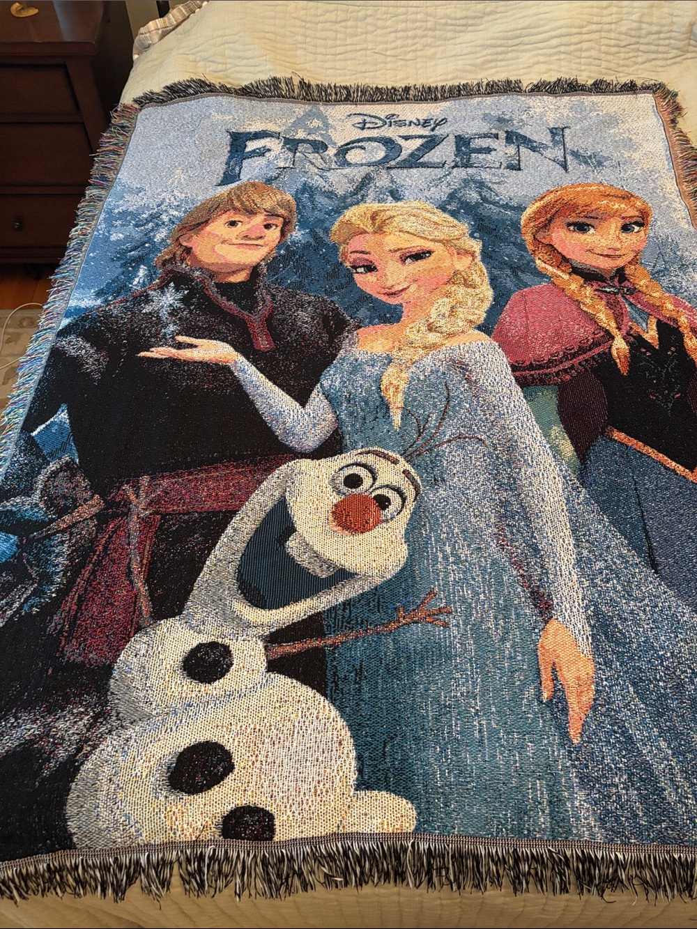 Disney Frozen Woven Throw Blanket in Blue, White, Pink